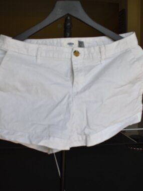 Old Navy White Shorts size 6